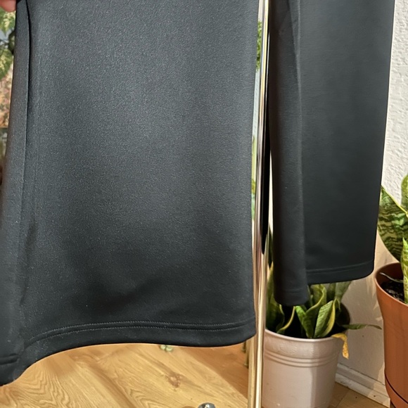 It’s chain link-embellished pants size 3X - Picture 4 of 8